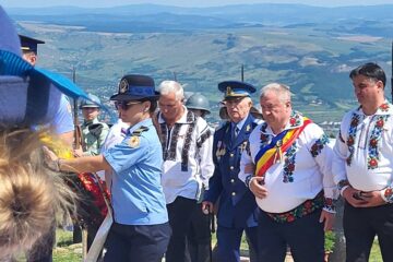 Gheorghe Fron si Dumitru Davidel, pe Dealul Coșna