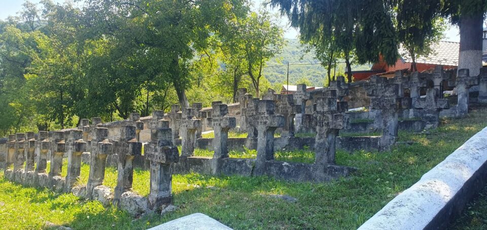 Mormintele eroilor de la Târgu Ocna