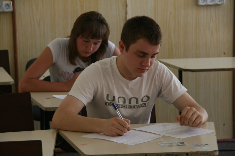 Calendarul bacalaureatului revine la varianta clasică, cu probe orale și scrise la finalul anului școlar