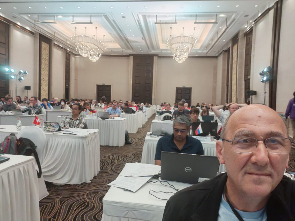 Ștefanistul David Palaghianu și prof. Petru Crăciun sunt în India, la Olimpiada Internațională de Astronomie și Astrofizică