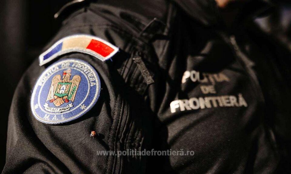 Patru tineri din Ucraina, depistați după ce trecuseră granița fraudulos, pe la Vicovu de Sus