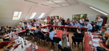 Gheorghe Șoldan: „Pe șantierul solidarității din Broșteni sunt zilnic primari, firme, ONG-uri, asociații religioase și sute de oameni care muncesc pentru refacerea caselor”