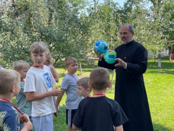 Zeci de copii au participat la „Școala de Vară” organizată la Biserica „Sf. Gheorghe” din Bosanci