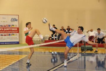 Cupa Sucevei la tenis cu piciorul se desfășoară sâmbătă și duminică
