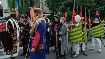 Cea mai mare paradă medievală din România a marcat debutul Festivalului de Artă Medievală „Ștefan cel Mare” Suceava