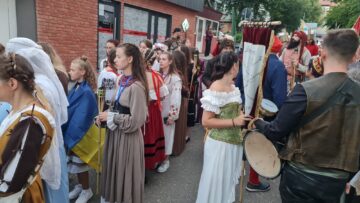 Cea mai mare paradă medievală din România a marcat debutul Festivalului de Artă Medievală „Ștefan cel Mare” Suceava