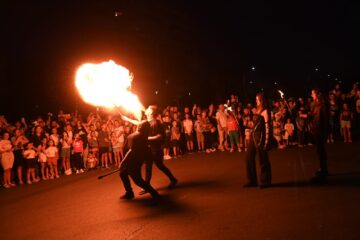 Cea mai mare paradă medievală din România a marcat debutul Festivalului de Artă Medievală „Ștefan cel Mare” Suceava