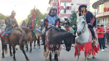 Cea mai mare paradă medievală din România a marcat debutul Festivalului de Artă Medievală „Ștefan cel Mare” Suceava