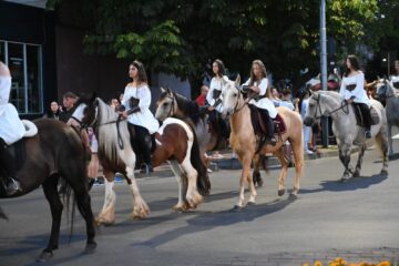 Cea mai mare paradă medievală din România a marcat debutul Festivalului de Artă Medievală „Ștefan cel Mare” Suceava