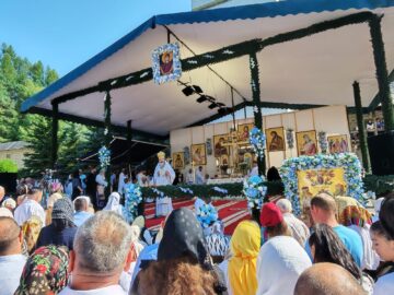 Mănăstirea Putna, în zi de hram – un loc de întâlnire a tradiției, a speranței, a iubirii față de aproape
