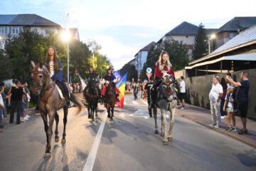 Cea mai mare paradă medievală din România a marcat debutul Festivalului de Artă Medievală „Ștefan cel Mare” Suceava