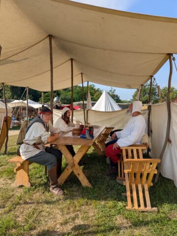 Muzica, dansul, teatrul și ateliere medievale au adunat și duminică, în Cetatea de Scaun a Sucevei, mii de turiști, în ultima zi de festival medieval