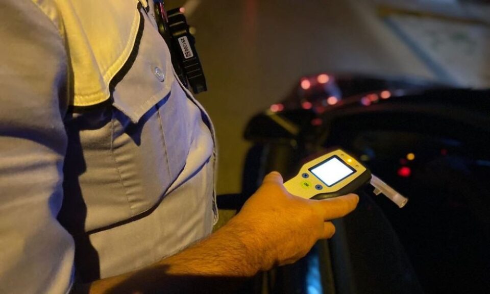 Urmăriri în trafic pentru prinderea unor șoferi care au urcat băuți la volan