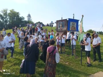 Tradiția Hramului Adormirii Maicii Domnului a adunat credincioșii armeni în jurul Mănăstirii Hagigadar