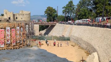 Muzica, dansul, teatrul și ateliere medievale au adunat și duminică, în Cetatea de Scaun a Sucevei, mii de turiști, în ultima zi de festival medieval