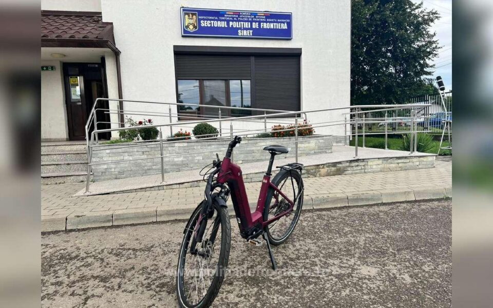 Bicicletă în valoare de 10.000 de lei, care figura ca furată, depistată în PTF Siret