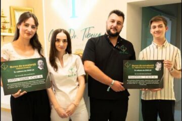 Doi absolvenți de la „Hurmuzachi” Rădăuți au fost recompensați cu burse de merit, de 2.500 de lei
