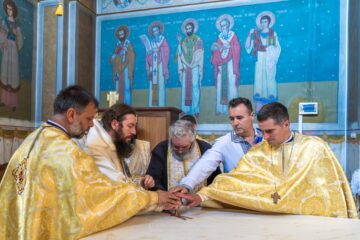 La ceas bicentenar de existență, Biserica „Adormirea Maicii Domnului” din Dornești a fost resfințită