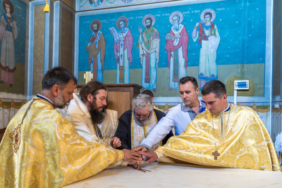 La ceas bicentenar de existență, Biserica „Adormirea Maicii Domnului” din Dornești a fost resfințită
