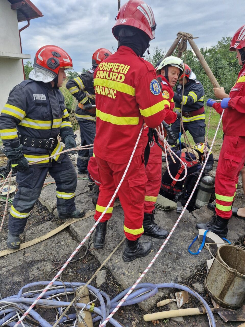 Bărbat mort în timp ce curăța o fântână