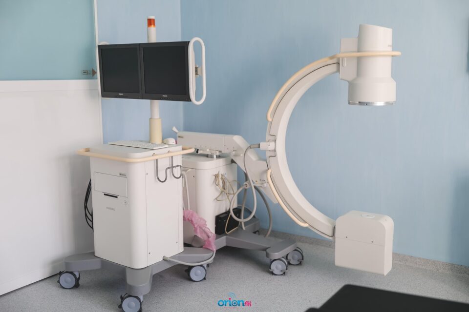 Spitalul din Vatra Dornei își extinde gama serviciilor medicale cu operații de protezare de șold și operații laparoscopice