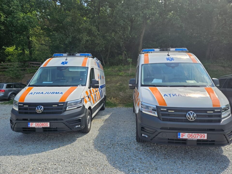 Serviciul de Ambulanța Județean Suceava a primit încă două noi autosanitare