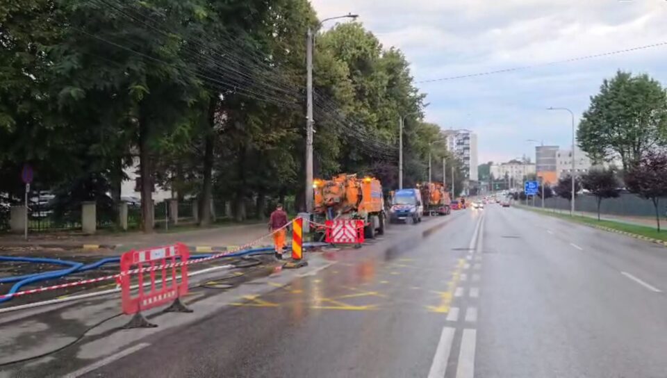 Restricții de circulație pe bulevardul principal, în intersecția Areni, unde se va lucra la patru metri adâncime
