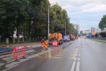 Restricții de circulație pe bulevardul principal, în intersecția Areni, unde se va lucra la patru metri adâncime