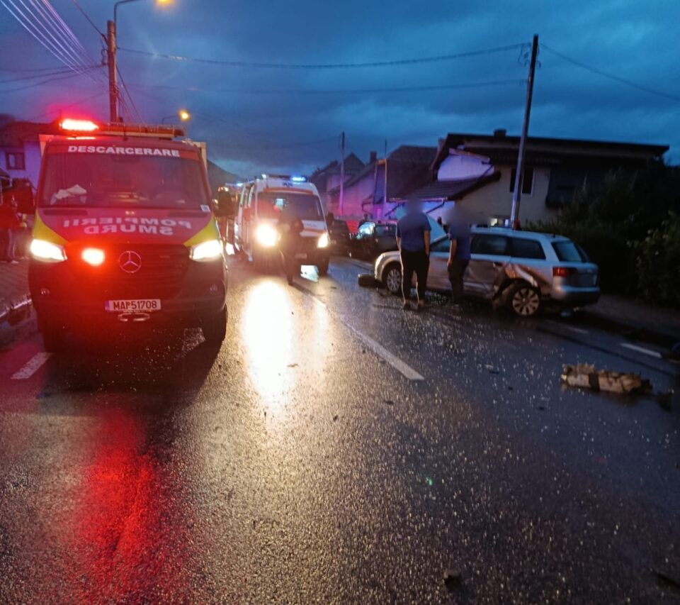 Carambol cu 4 autovehicule, la Câmpulung Moldovenesc