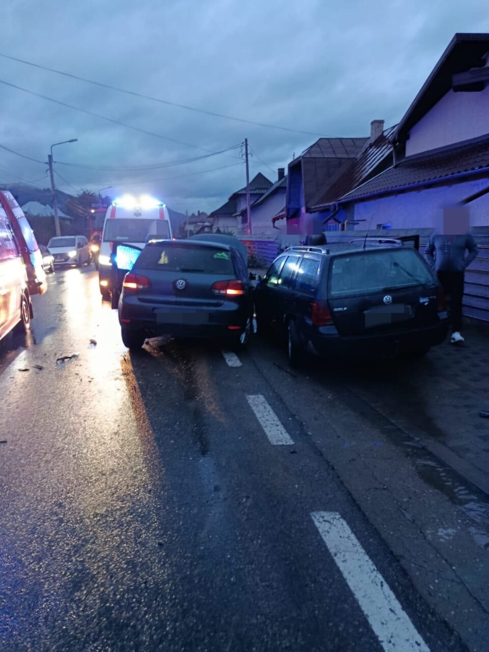 Carambol cu 4 autovehicule, la Câmpulung Moldovenesc