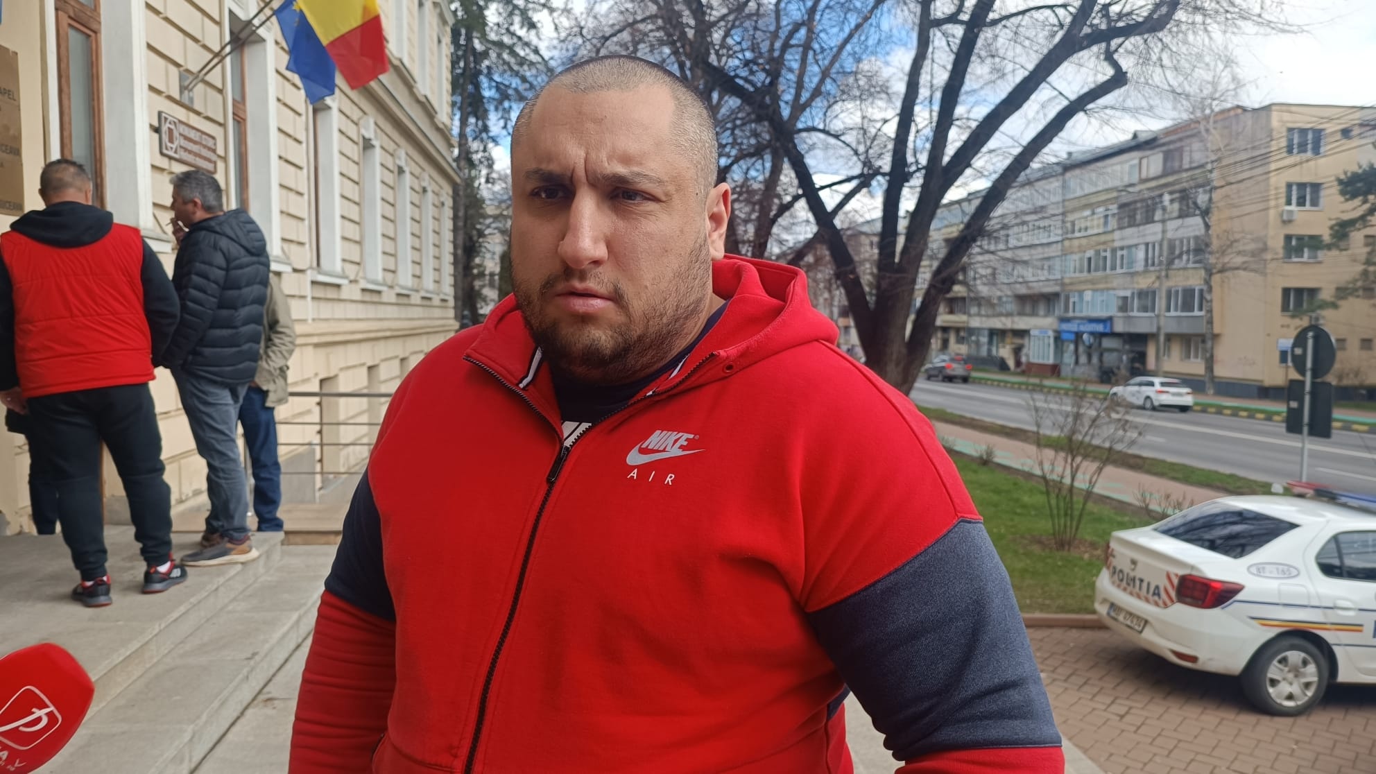 Fugarul ”Duțu” Huțuleac va fi adus în țară azi pentru a-și executa pedeapsa după ce a lovit un polițist cu sabia în cap