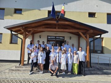 Consultații și investigații medicale gratuite, oferite la Siret de voluntarii de la Paraclisul Catedralei Naționale