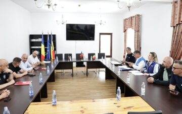 Premierul Ilie Bolojan a transmis public mulțumiri tuturor celor care s-au implicat în sprijinirea oamenilor afectați de inundații