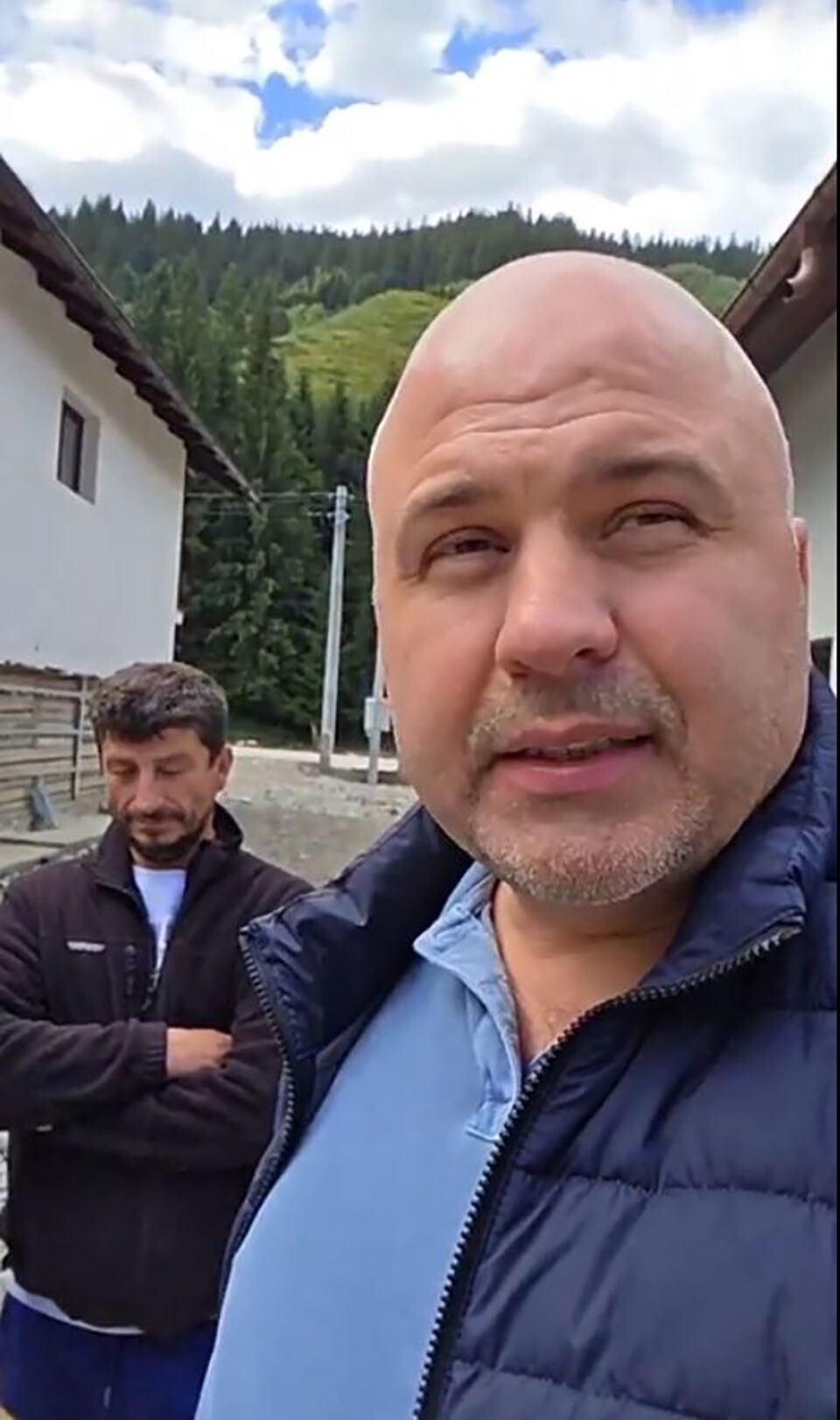 Deputatul USR de Suceava, Emanuel Ungureanu, apreciază „miracolul de la Broșteni” și implicarea lui Gheorghe Șoldan în refacerea zonei