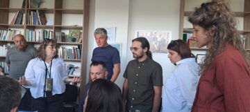 „Cabaretul cuvintelor” de Matei Vișniec, în regia autorului, surpriza teatrului sucevean pentru stagiunea 2025-2026