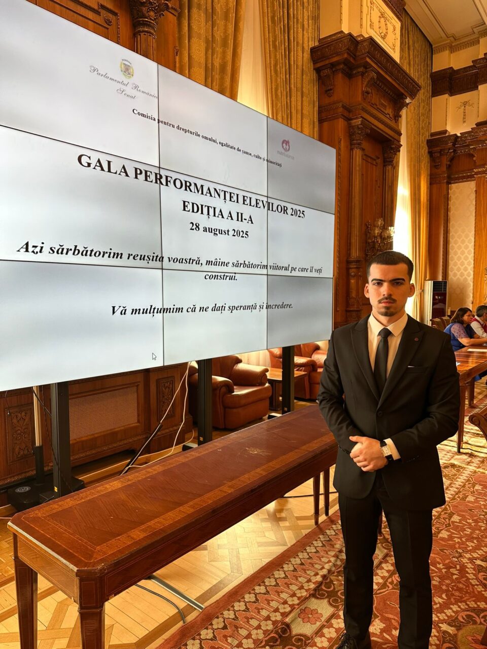 Matei Sava, care a obținut singura medie de 10 la examenul de bacalaureat, la Parlamentul României