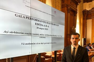 Matei Sava, care a obținut singura medie de 10 la examenul de bacalaureat, la Parlamentul României