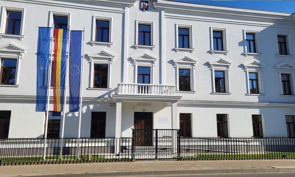 A fost inaugurat sediul modernizat al Serviciului Poliției de Frontieră Suceava. Clădirea are o istorie de 139 de ani