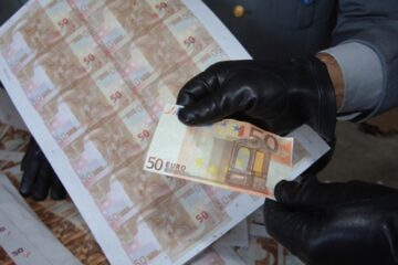 Șofer al unei companii de ridesharing, plătit cu o bancnotă de 50 de euro de tip specimen Foto impactpress.ro