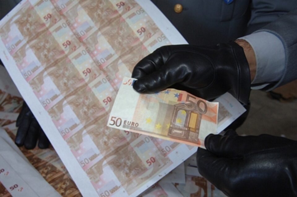 Șofer al unei companii de ridesharing, plătit cu o bancnotă de 50 de euro de tip specimen Foto impactpress.ro