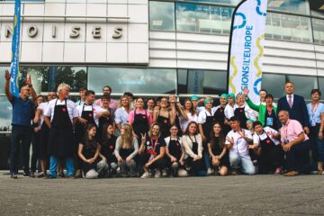 Zeci de tineri suceveni au reprezentat România în Franța, la întâlnirea internațională „Patru Regiuni pentru Europa”