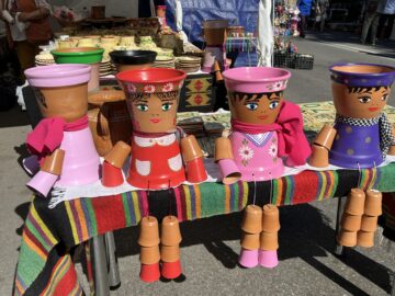Zeci de meșteri olari din țară și din străinătate prezintă cele mai frumoase obiecte de ceramică la Târgul „Ochiul de Păun” din Rădăuți