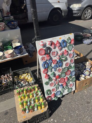 Zeci de meșteri olari din țară și din străinătate prezintă cele mai frumoase obiecte de ceramică la Târgul „Ochiul de Păun” din Rădăuți