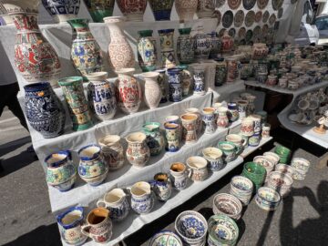 Zeci de meșteri olari din țară și din străinătate prezintă cele mai frumoase obiecte de ceramică la Târgul „Ochiul de Păun” din Rădăuți