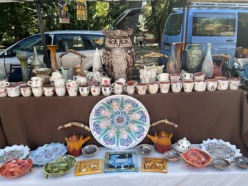 Zeci de meșteri olari din țară și din străinătate prezintă cele mai frumoase obiecte de ceramică la Târgul „Ochiul de Păun” din Rădăuți