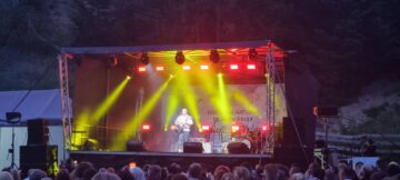 Folkul crește an de an la Festivalul Național „Ridică-te, Ștefane!” de la Putna, unul dintre cele mai mari evenimente de gen din țară
