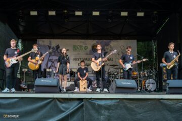 Folkul crește an de an la Festivalul Național „Ridică-te, Ștefane!” de la Putna, unul dintre cele mai mari evenimente de gen din țară