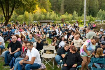 Folkul crește an de an la Festivalul Național „Ridică-te, Ștefane!” de la Putna, unul dintre cele mai mari evenimente de gen din țară
