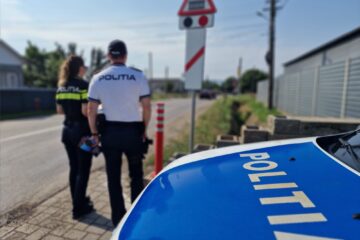 Șoferii care nu au respectat semnalizările de la nivel cu calea ferată, vânați de polițiști