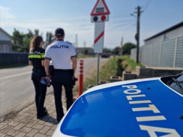 Șoferii care nu au respectat semnalizările de la nivel cu calea ferată, vânați de polițiști